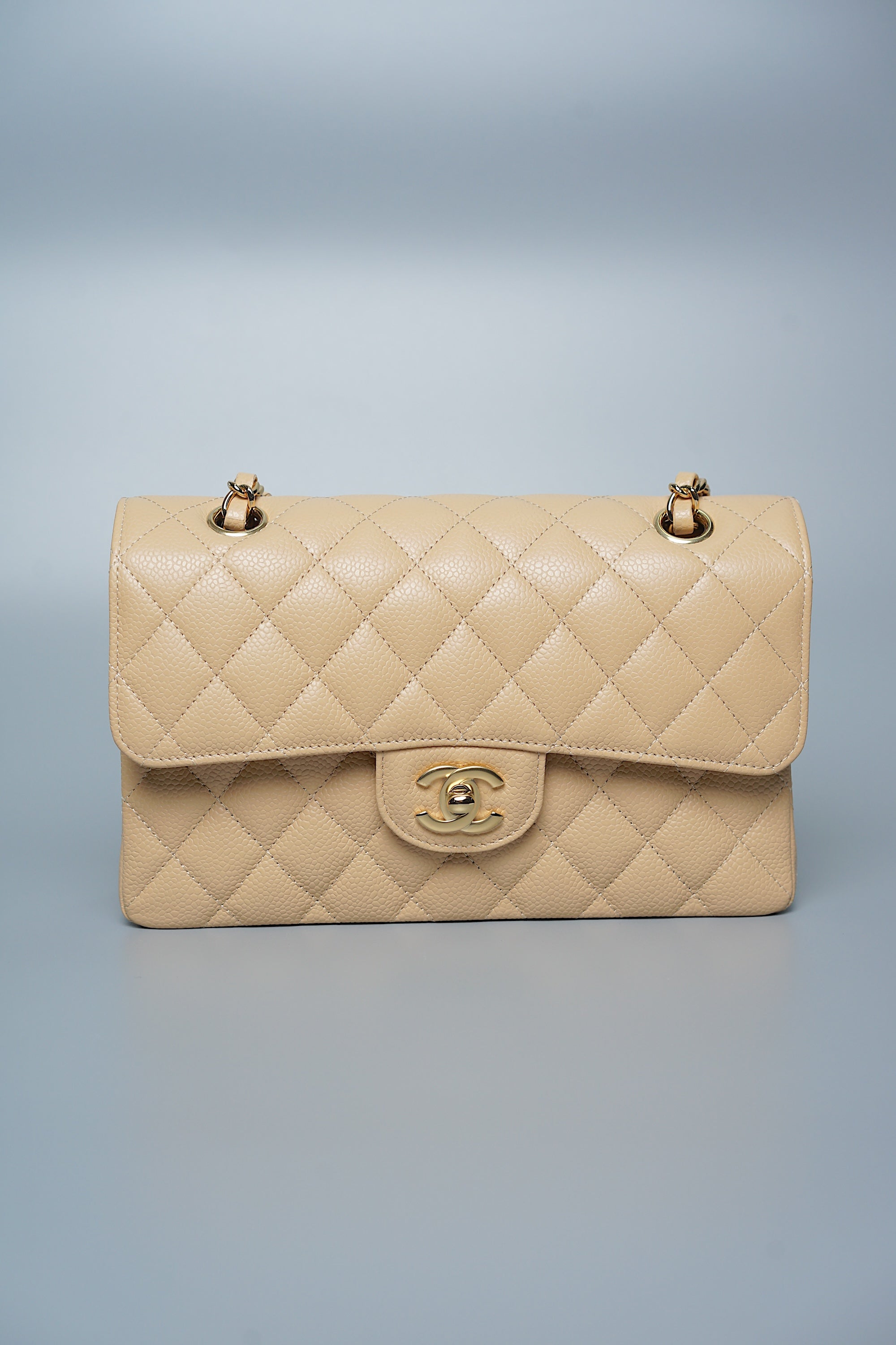 Chanel classic flap beige caviar deals