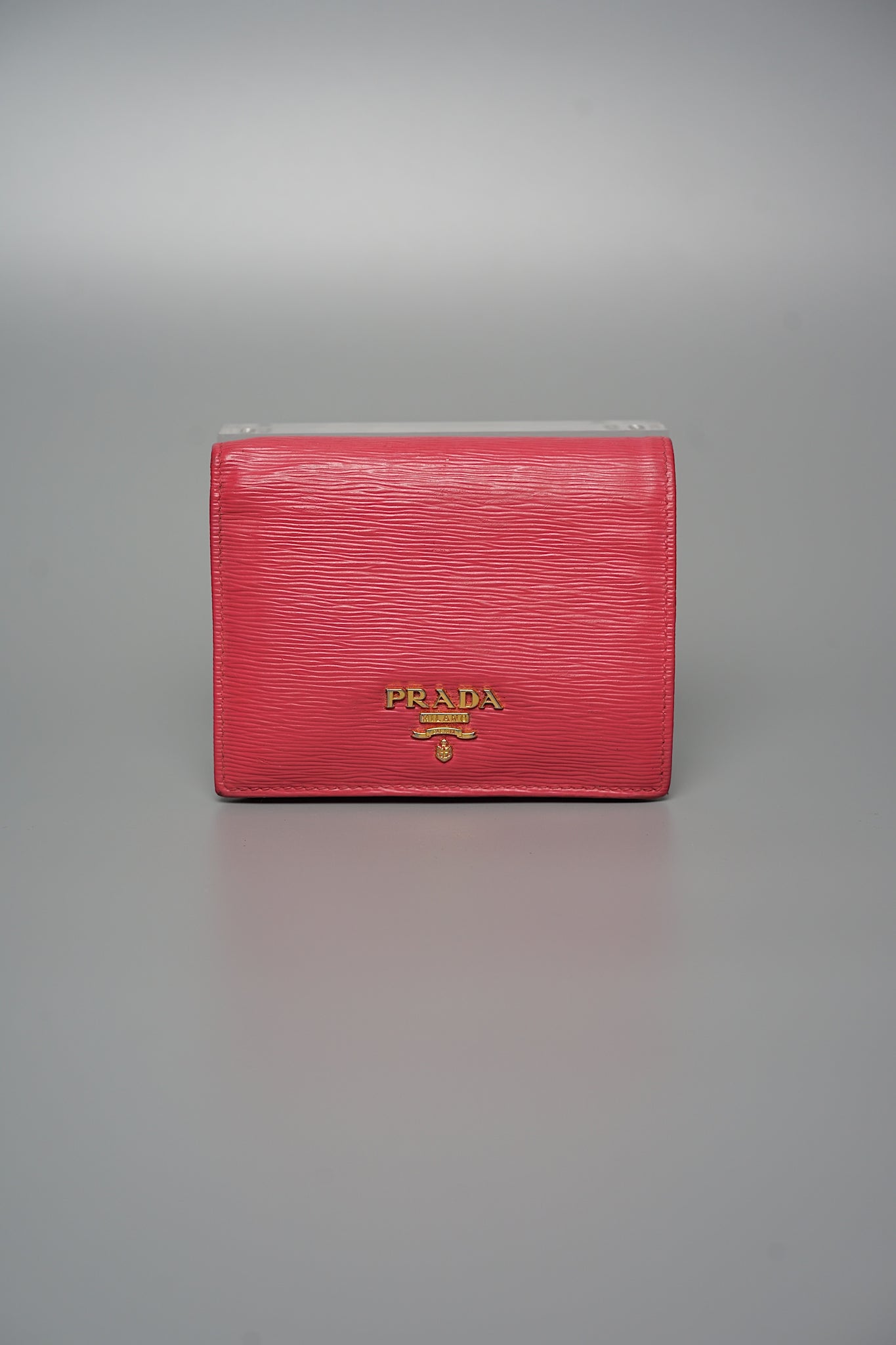 Prada Vitello Move Bi-Fold Wallet Ibisco in Pink