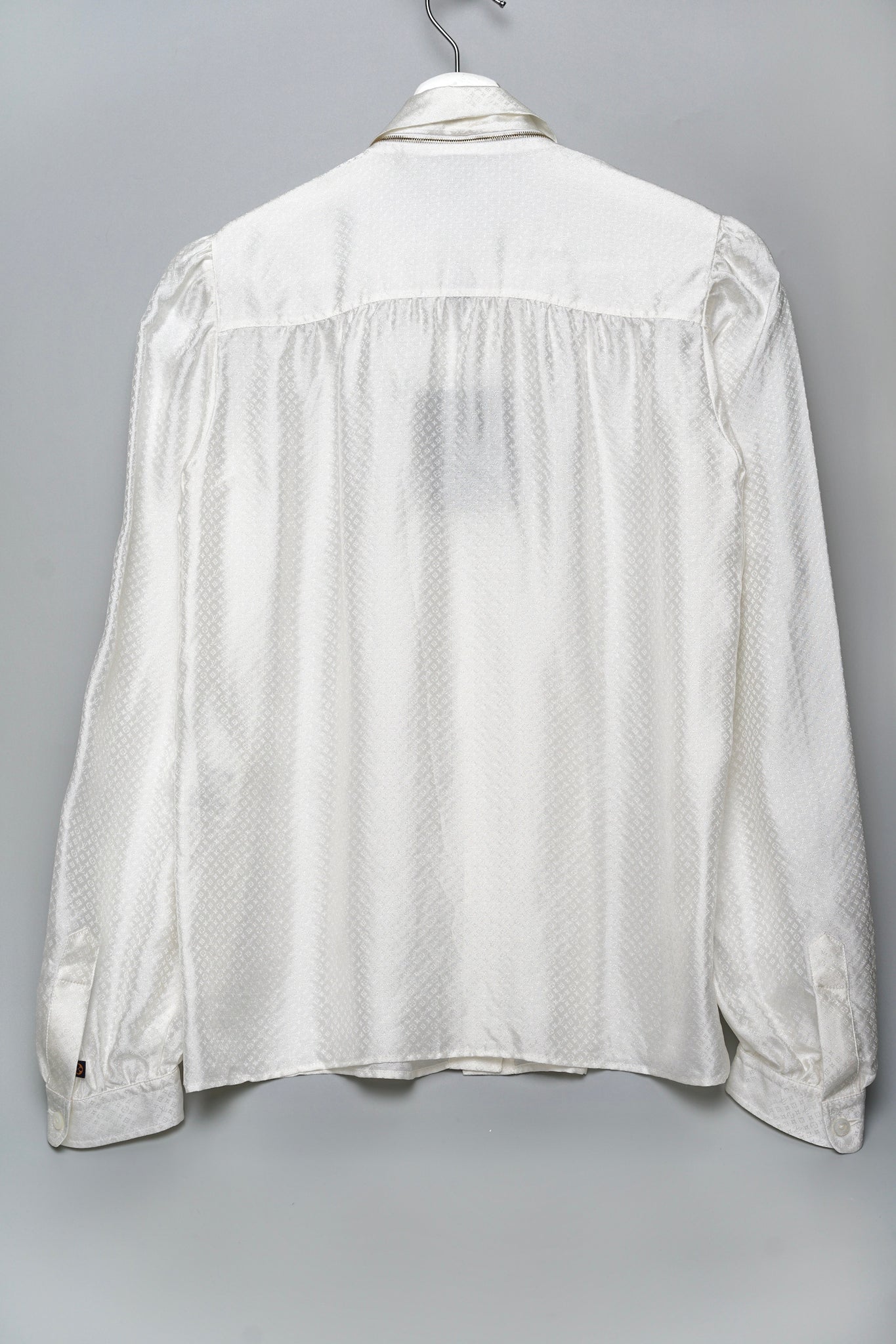 Louis Vuitton Night Lavaliere Blouse in Off White Size 34 (Brand New)