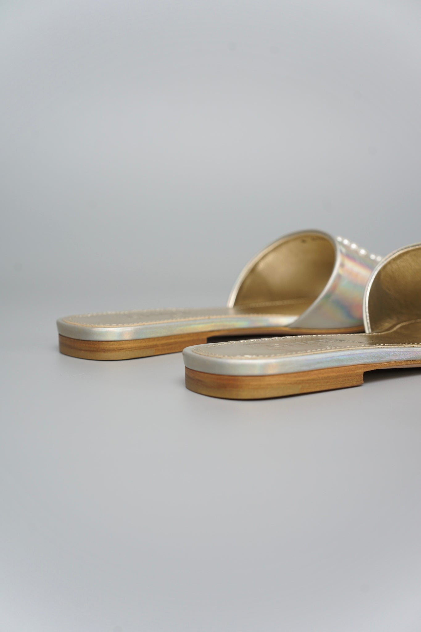 Chanel CC Logo Slides in Metallic Gold Size 39 (Brand New)