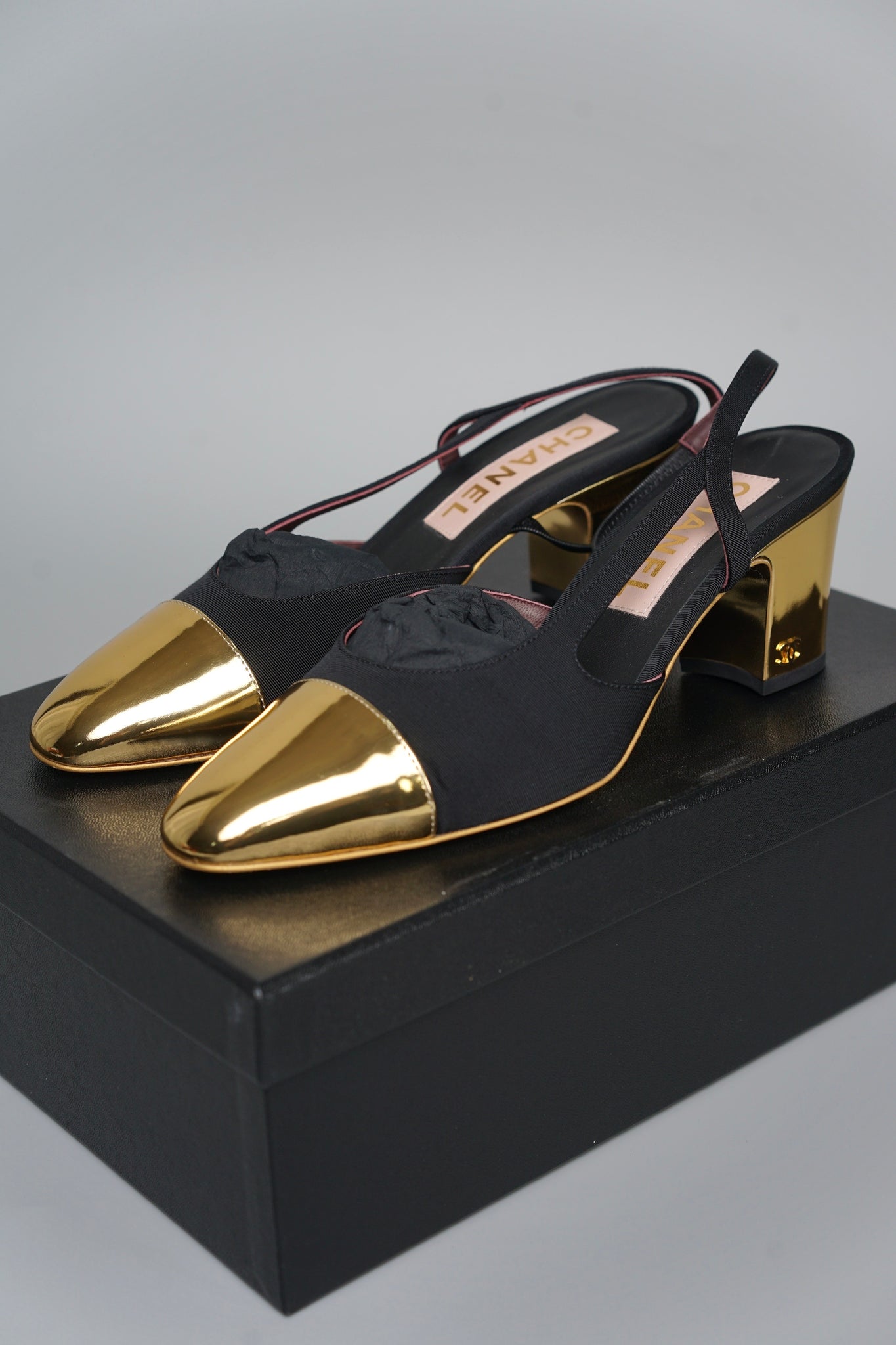 Chanel Slingback Heel Pumps in Gold/Black Size 39