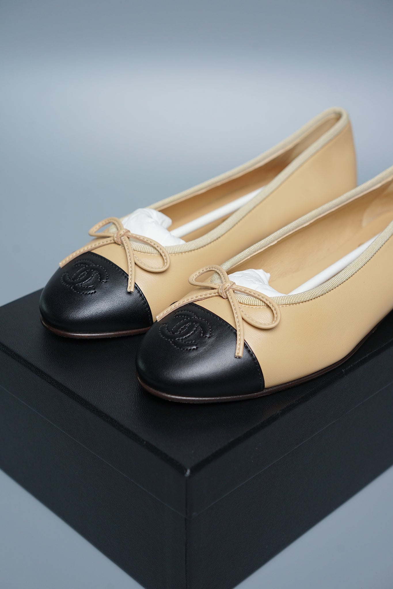 Chanel Classic Ballerina Pumps in Beige Black Lambskin Size 36C