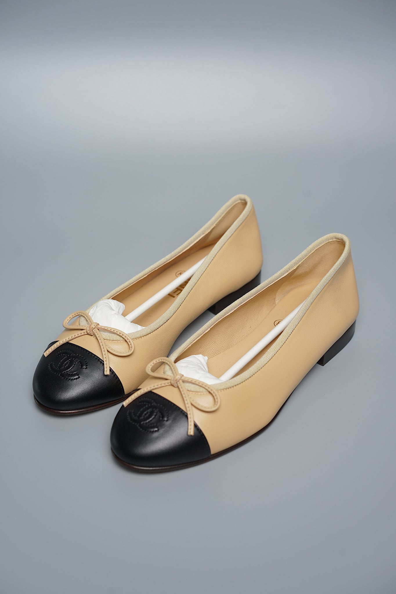 Chanel Classic Ballerina Pumps in Beige Black Lambskin Size 36C