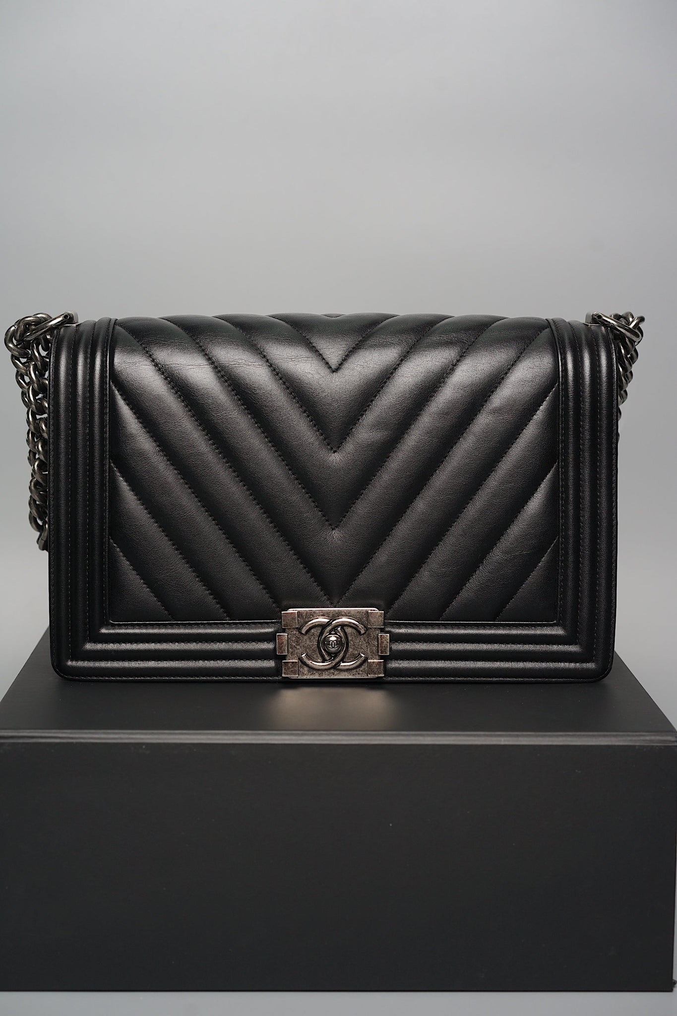 Boy Chanel New Medium in Chevron Lambskin