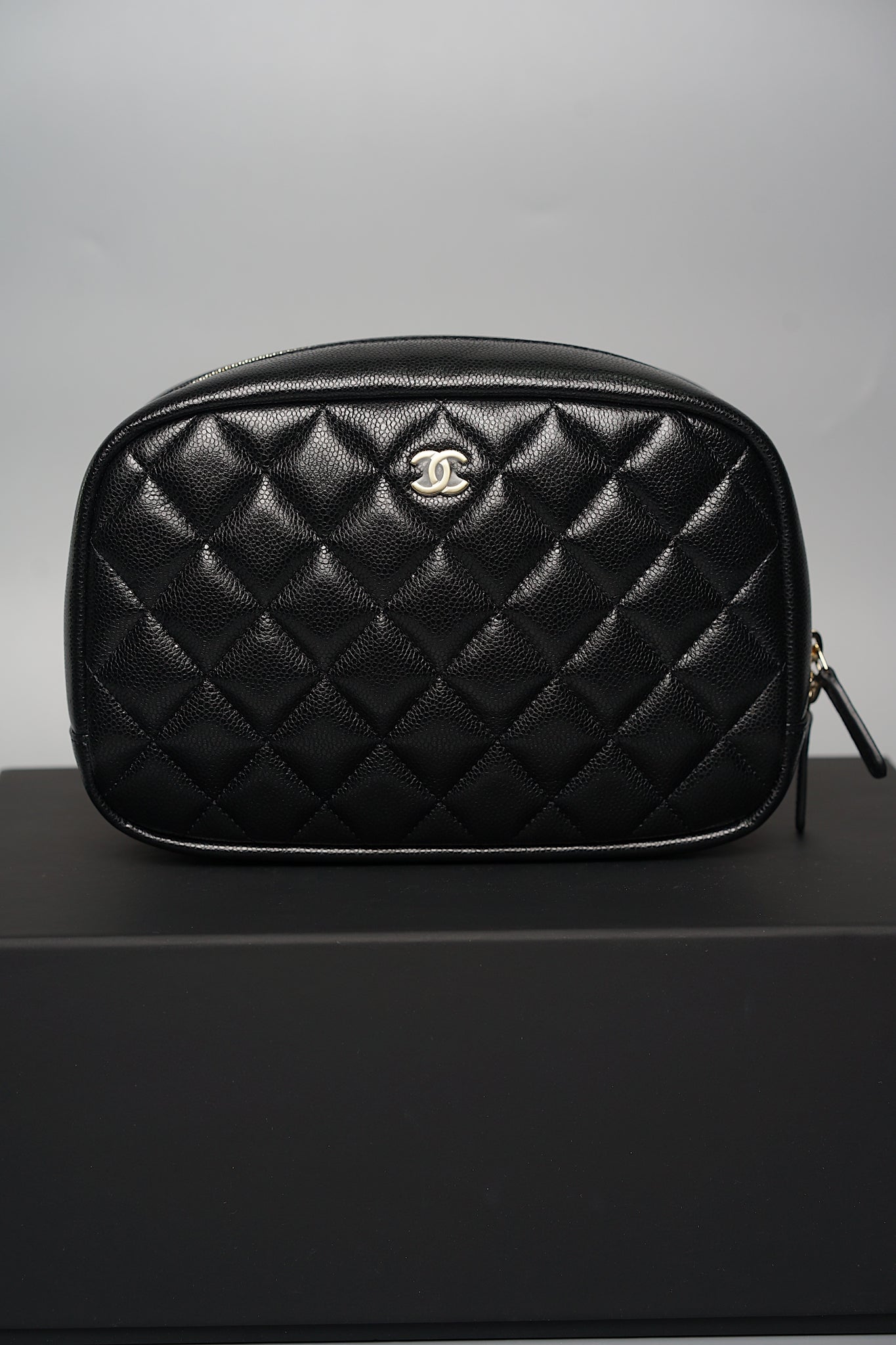 Chanel 24C Classic Case in Black Caviar Lghw (Brand New)