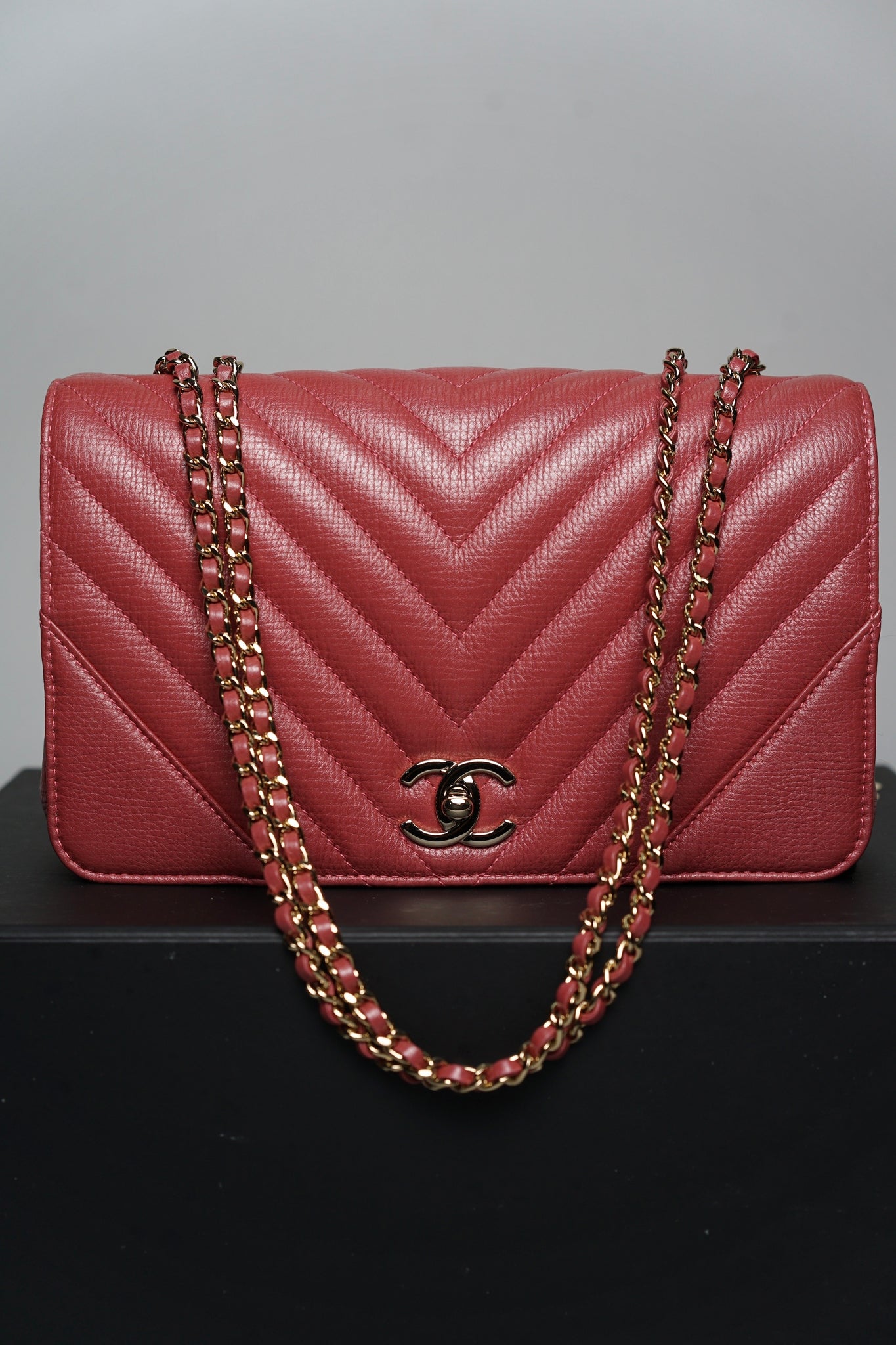Chanel Statement Flap Bag in Pink Chevron Calfskin Ighw