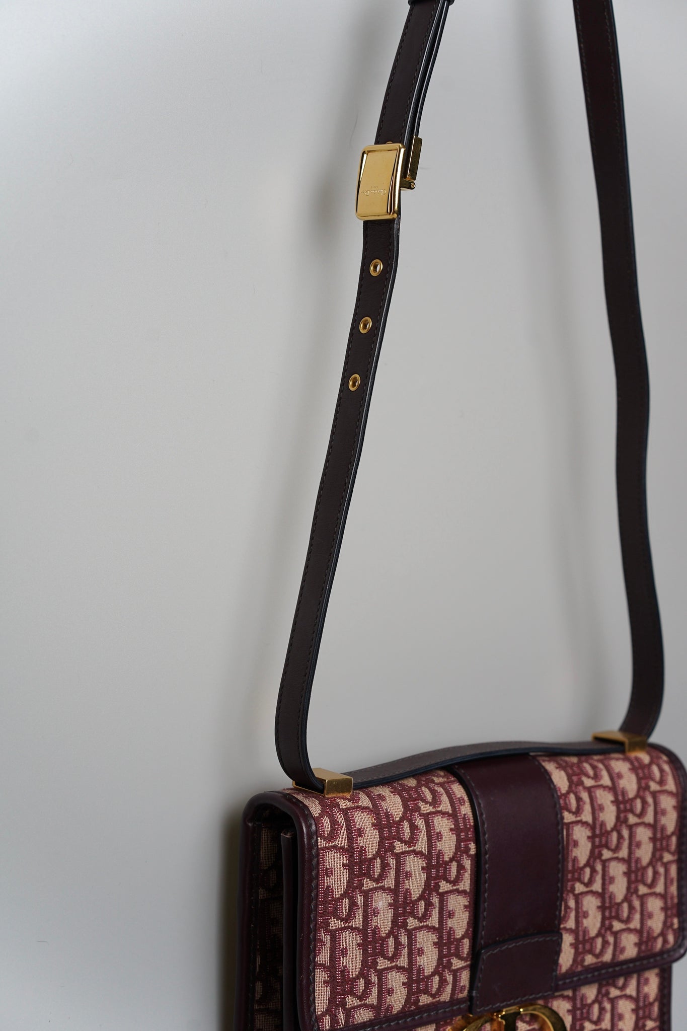 Dior 30 Montaigne in Red Oblique Jacquard Ghw