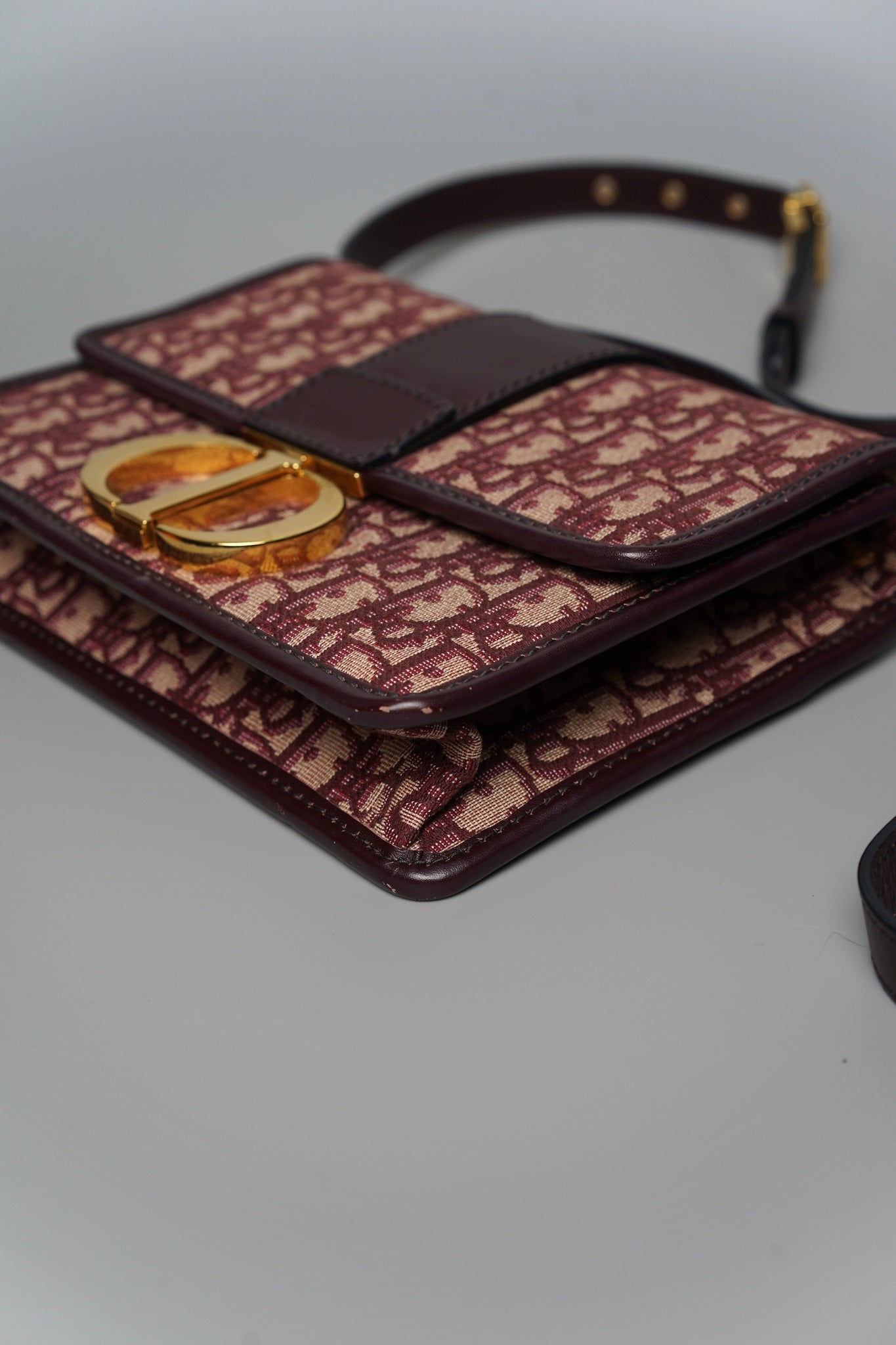 Dior 30 Montaigne in Red Oblique Jacquard Ghw