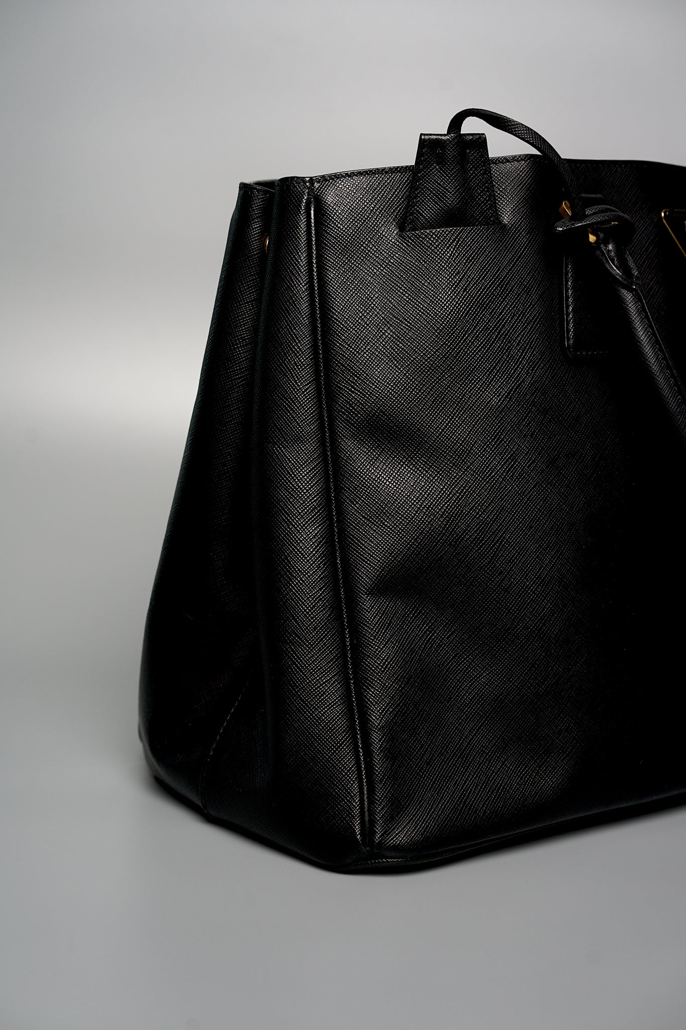 Prada Saffiano Lux Large Tote Nero in Black