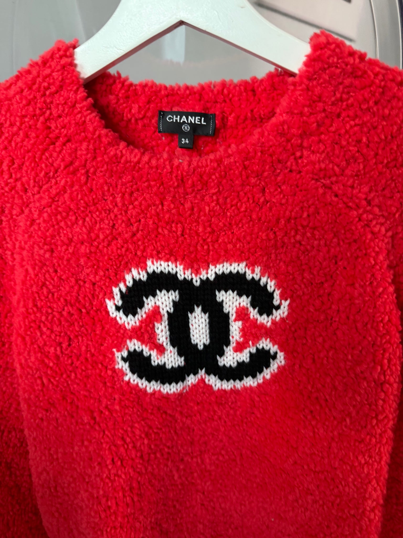 Chanel CC Logo Sweater in Red Size 34